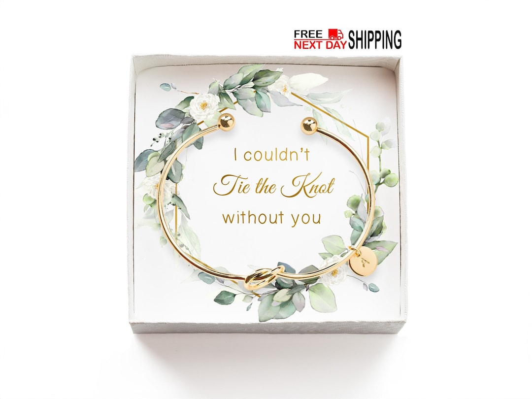 VantageWays minimalist knot bracelet on a card reading I couldnt tie the knot without you