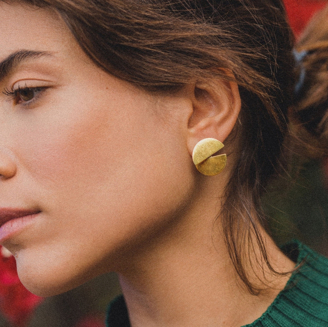 Small round 18k gold plated minimalist stud earrings
